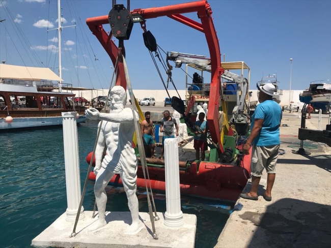Antalya Kemer'de su altındaki müzeye yeni heykeller yerleştirildi